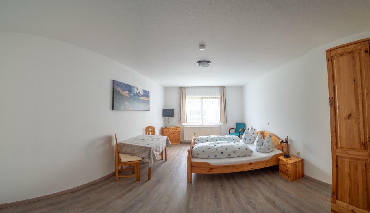 Gaestehaus Marion Dettingen an der Erms Ngoại thất bức ảnh