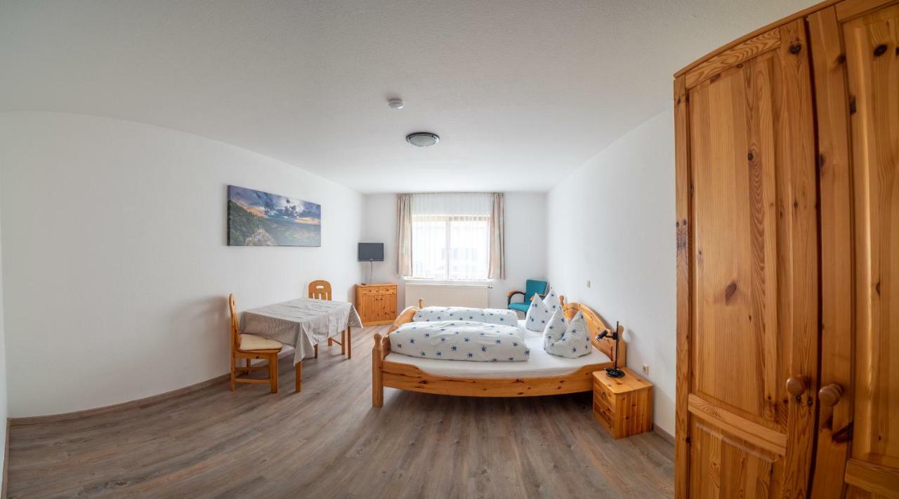 Gaestehaus Marion Dettingen an der Erms Ngoại thất bức ảnh